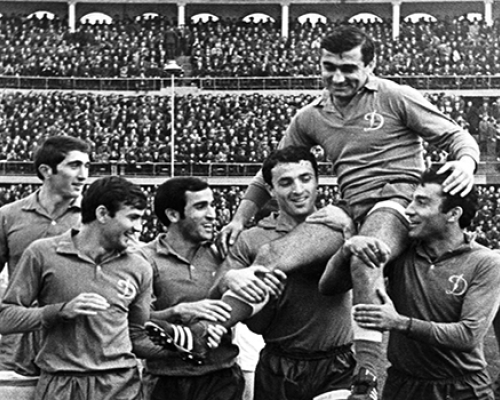 „ალო, დათუნაშვილის ბინააო?“